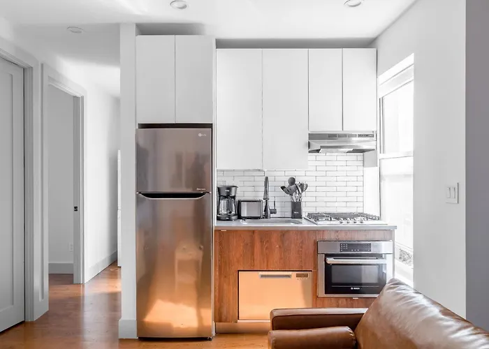 Cozy East Village 3Bedroom 2Bath Near Tompkins Square Park & Lower East Side